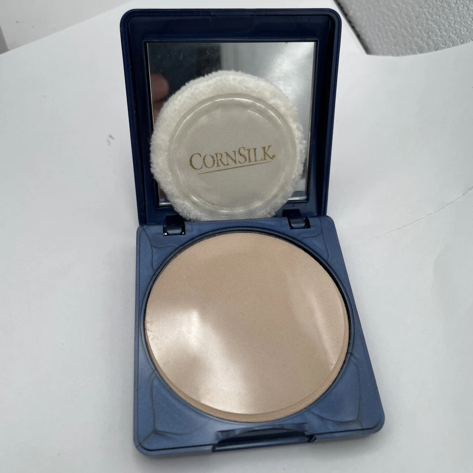 Corn Silk Pressed Powder Compact Classic Translucent Shineless No Color - Image 1 of 3