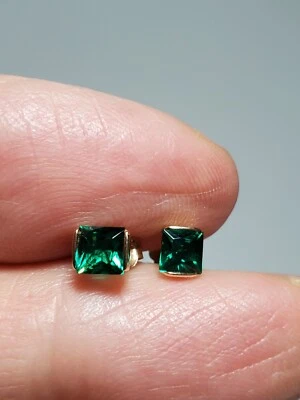1.50 CT LAB CREATED EMERALD 10K SOLID YELLOW GOLD EARRINGS STUD 14 MM - Image 1 of 4