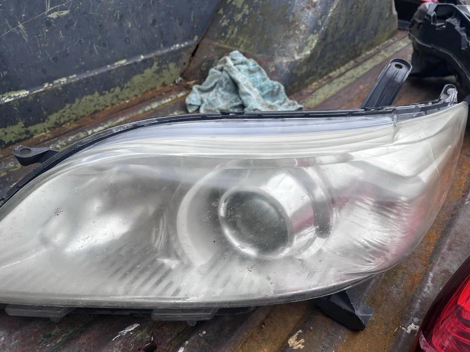 Faro lateral del conductor Toyota Sienna 2011-2019 OEM Mano izquierda Foto 1 de 1