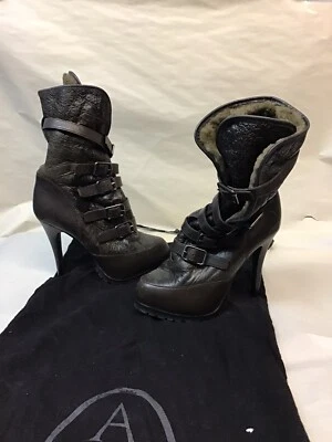 BOTINES PLATAFORMA TACÓN HEBILLA CUERO VERDE OVEJA PUÑOS CENIZA TALLA 36/5,5 Foto 1 de 4