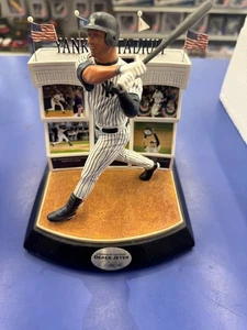 Hawthorne Village MLB Yankee Stadium Derek Jeter A1347 Keramik Skulptur Neu in OVP - Bild 1 von 5