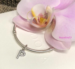 Dije Pandora Letra P, Pulsera Colgante con Cuentas, Original, Totalmente Nuevo, #791328CZ - Imagen 1 de 4