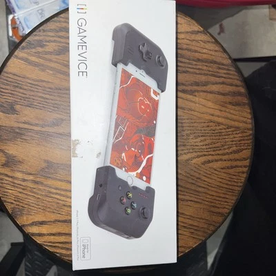 Gamevice GV157 Gamepad Mobile Controller | Fits models of Apple iPhone 6 And 7 - Image 1 of 4