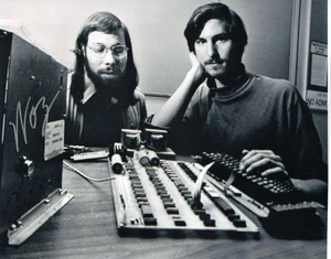 STEVE WOZ WOZNIAK SIGNED AUTOGRAMM 8X10 FOTO - APPLE MITBEGRÜNDER MIT STEVE JOBS - Bild 1 von 1