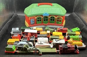 Thomas & Friends Take N Play Diecast Magnetic Train Lot 27 + Roundhouse Station - Picture 1 of 20