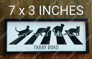 Tabby Road 7x3" Gatos Música Decoración del Hogar Acrílico Letrero Abadía Álbum Mercancía Bandeja en Niveles - Imagen 1 de 2