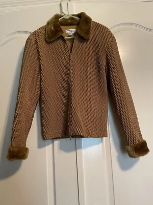 Chaqueta funky para mujer con piel sintética Foto 1 de 4