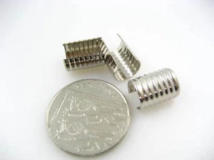 20 piezas plata 9,5*12,5 Cilíndrico acanalado retorno cable extremo tapa envolvente puntas plegables - Imagen 1 de 4