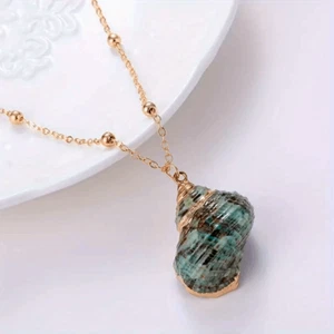 Wicked Silk Elegant Beach Shell Mermaid Fashion Necklaces - Green Snail - Picture 1 of 1