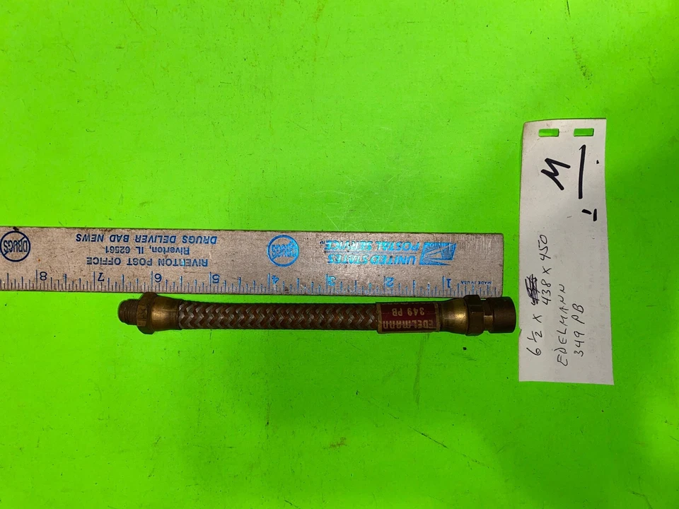 Manguera, cubierta metálica, accesorios de 6 1/2 pulgadas, 0,438 x 0,450 pulgadas.   Artículo: 21726 Foto 1 de 1