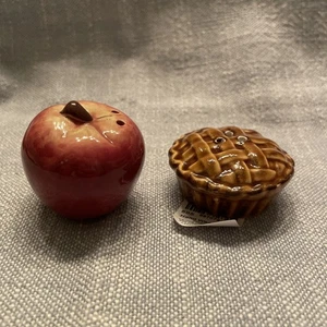 Cracker Barrel Apfel und Apfelkuchen Salz und Pfefferstreuer Set Cozy Cottage 2025! - Bild 1 von 14