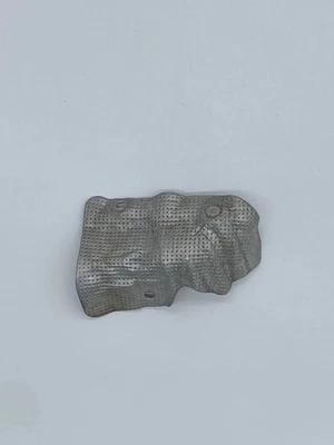 Protector térmico original usado OEM Volvo XC60 2.4 D / D5 diésel 2008-2017 | 30777164AE Foto 1 de 3