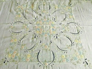 Museale copriletto in puro lino con ricamo punto pieno e intaglio a mano - Picture 1 of 12