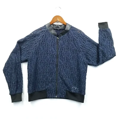 Jaqueta Stella & Dot Feminina L Azul Renda Zíper Completo Bombardeiro Acabamento em Couro Sintético - Imagem 1 de 4