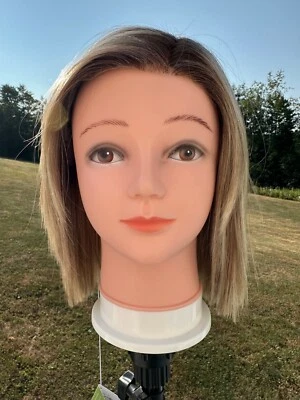 Ellis de Estetica en RH1488RT8 Foto 1 de 4