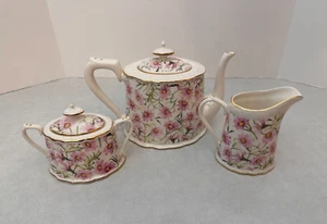 Grace's Teaware - Pink Daisy - Teapot w/ Lid, Creamer and Sugar Bowl w/ Lid - Picture 1 of 15