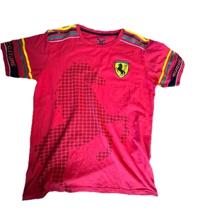 Camisa Bucheli Couture Estilo Ferrari Roja L Camiseta Gráfica Carreras de Caballos Rampantes - Imagen 1 de 8