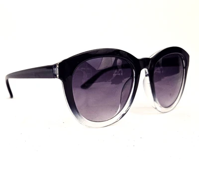 GAP Brand Sunglasses Sum 18 Adult Unisex Vintage Black Gradient Style Glasses - Image 1 of 4