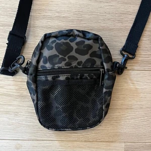 Leopard Print Crossbody Bag Shoulder Everyday/holiday/phone Bag - Picture 1 of 3