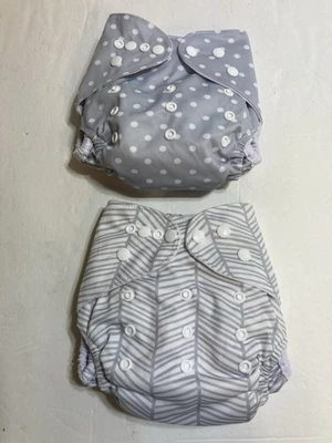 Lote De 2 Nuevos Pañales De Tela Estampados A Presión Con Inserto Blanco Talla Única Ajustable Foto 1 de 4