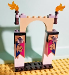 Lego Drachenburg Tor Türfahnen Eingang Edelsteine Fackeln Bogen Königreiche Mauer Fort - Bild 1 von 1
