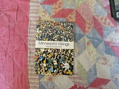 1975 MINNESOTA VIKINGS MEDIA GUIDE Yearbook BUD GRANT Program FRAN TARKENTON AD - Image 1 of 4