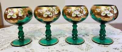 Juego de 4 copas de vino Moser verde esmeralda con esmalte levantado en oro pesado de colección Foto 1 de 4