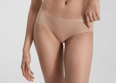 B1 Calvin Klein QD3559 Invisibles Hipster Panty - Paquete de 3 Grandes Foto 1 de 4