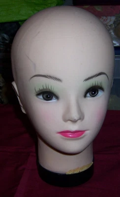 Bonitas características faciales para damas peluca sombrero cabeza Foto 1 de 4