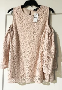 Blusa de encaje Lane Bryant rubor recortada al hombro - Imagen 1 de 5