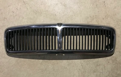 Conjunto de parrilla/parrilla delantera Jaguar 1998-2003 XJ8 Vanden Plas cromado OEM Foto 1 de 3