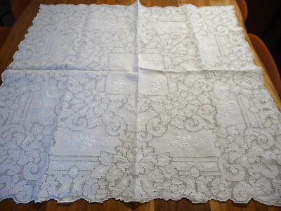 Linge ancien 1 Napperon Centre de table lin  blanc avec broderies - Photo 1/4