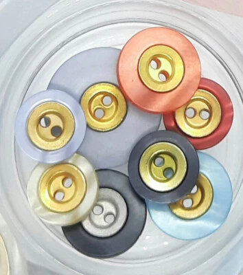 4 Glamour Buttons Pearl Imitation Coloured With Metal Center Various - Image 1 of 2