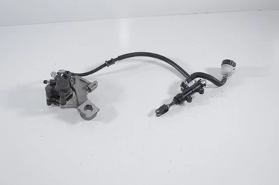 11-24 PINZA DE FRENO TRASERA SUZUKI GSXR 600 CON SOPORTE DE MONTAJE MANGUERA MASTER #1030 Foto 1 de 4