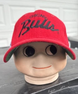 Chicago Bulls Vintage 90s Script Sports Specialties Snapback Hat - 100% Red Wool - Picture 1 of 16