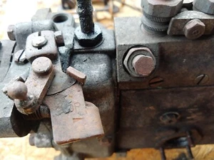 Toyota Land Cruiser Hj47-60-75- 2H 4Lt Injector Pump Bleed Screw & Retainer Only - Picture 1 of 12
