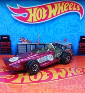 VINTAGE RARE MATTEL HOT WHEELS REDLINE MAGENTA SIZZLERS MARCH F1 - WORKS! - Picture 1 of 7
