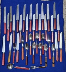 Vintage 36 Pcs Mixed Lot Reds & Browns Handled Bakelite Silverware Stainless - Picture 1 of 7