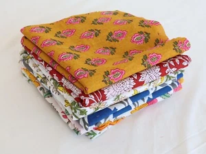 100 Fabric Scraps Remnants 5 inch squares charm pack Mix Floral Flower Quilting - Picture 1 of 8