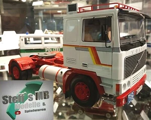 Mack RL 700L 1974 schwarz Convoy Truck mit Figur Rubber Duck 1:18 Road Kings - Bild 1 von 10