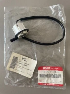 SUZUKI NOS TURNSIGNAL SOCKET & CORD '08-'10 GSX1300BK/GSX1300KA OEM 35618-23H00 - Picture 1 of 5
