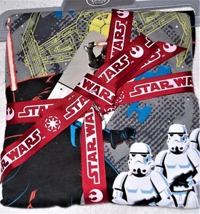 DISNEY STORE Star Wars Darth Vader Glow In The Dark Fun Pyjamas Age 3 BNWT - Picture 1 of 3