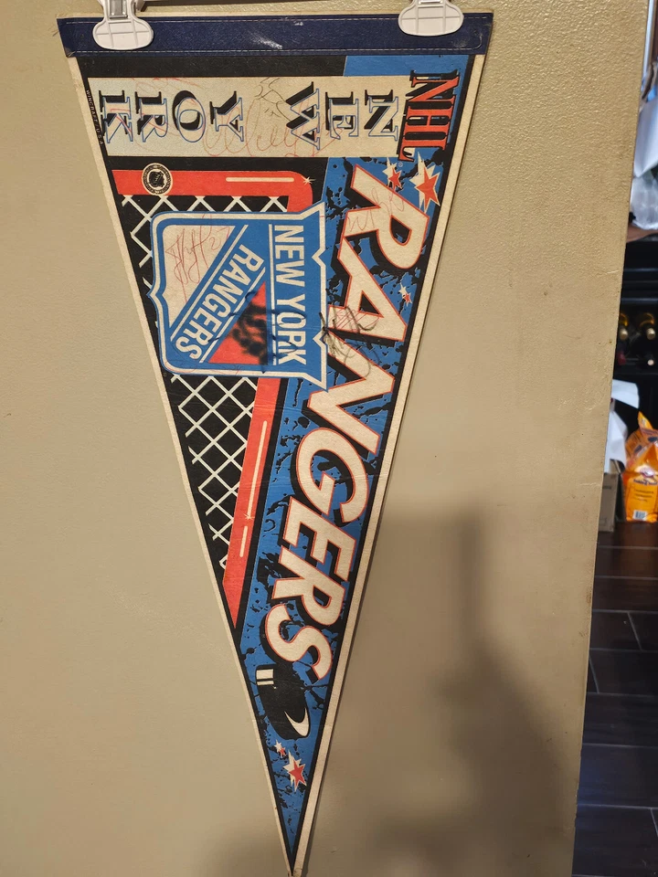 NEW YORK RANGERS NET NHL HOCKEY VINTAGE RETRO PENNANT 1/12/25 - Image 1 of 2