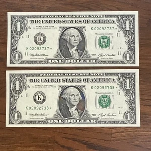 Pair Of Sequential 1 US Dollar Banknotes Star Serial Numbers - Crisp - Picture 1 of 10