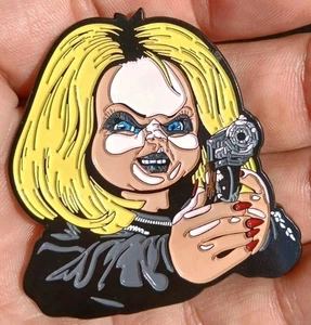 Riffany Valentine Bride Of Chucky PIN Esmalte Personalizado Horror Pistola Bandidos Cuero J - Imagen 1 de 2