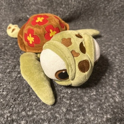 Juguete de peluche de tortuga bebé auténtico Squirt Buscando a Nemo de Disney Store Foto 1 de 4