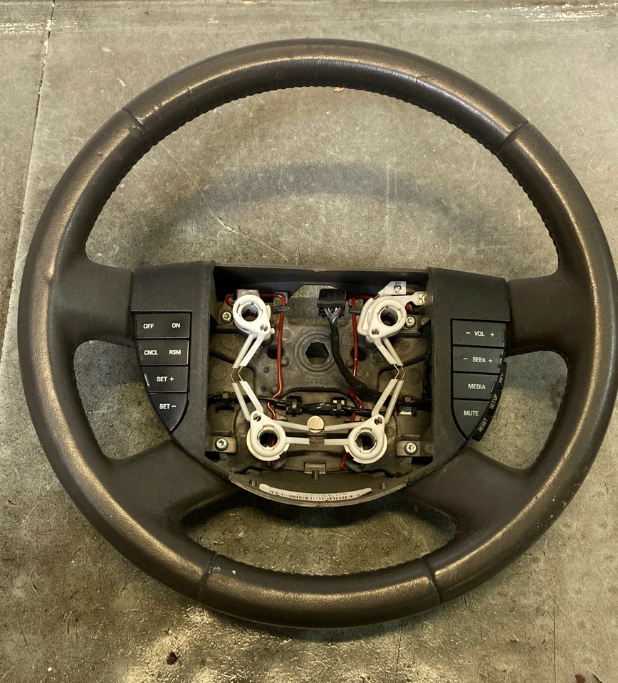 08 FORD TAURUS VOLANTE Foto 1 de 1