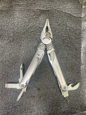 LEATHERMAN SURGE pocket multi-tool (R7A014773) - Image 1 of 4