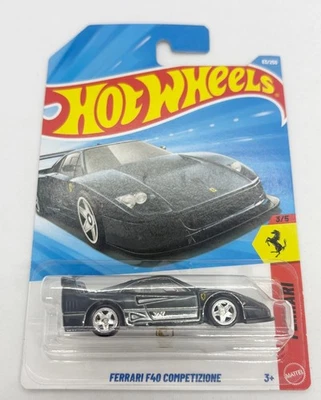 Estuche Hot Wheels 2026 Ferrari F40 Competizione Super Treasure Hunt STH C 63/250 Foto 1 de 4