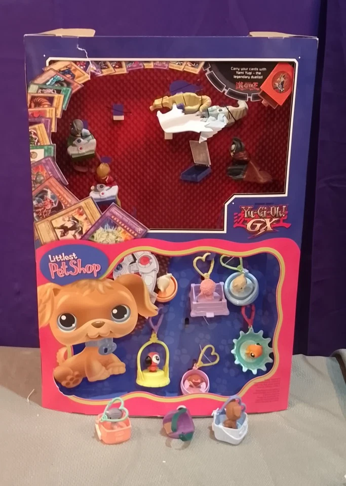 McDonald's Yu-Gi-Oh GX y Littlest Pet Shop Happy Meal Display 2006 Foto 1 de 4